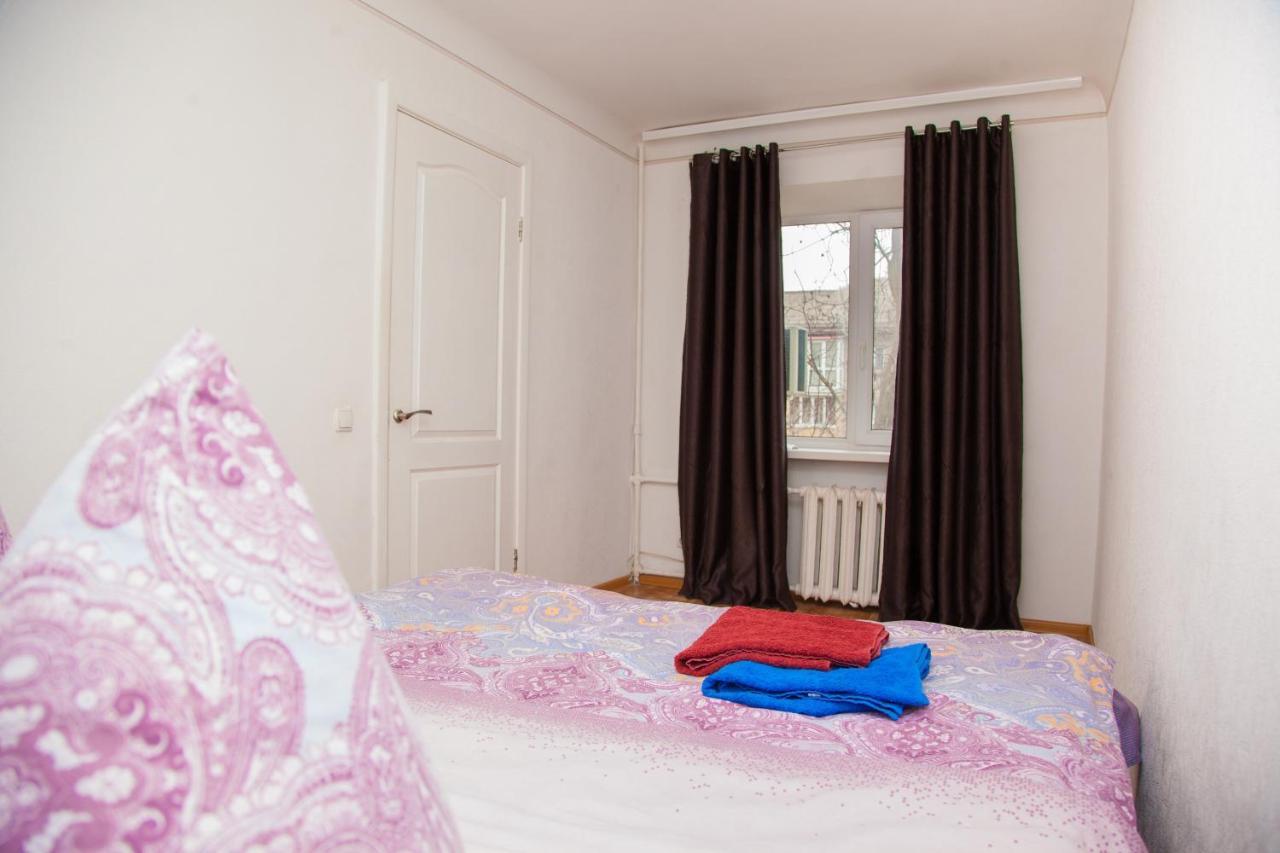 Semi Luxury Apt On Yatsenka 8 Near Intourist Hotel Zaporizhia Exterior foto