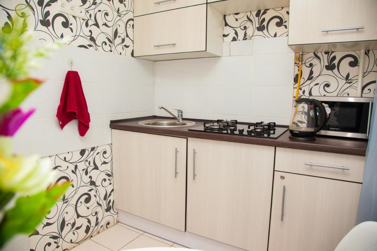 Semi Luxury Apt On Yatsenka 8 Near Intourist Hotel Zaporizhia Exterior foto